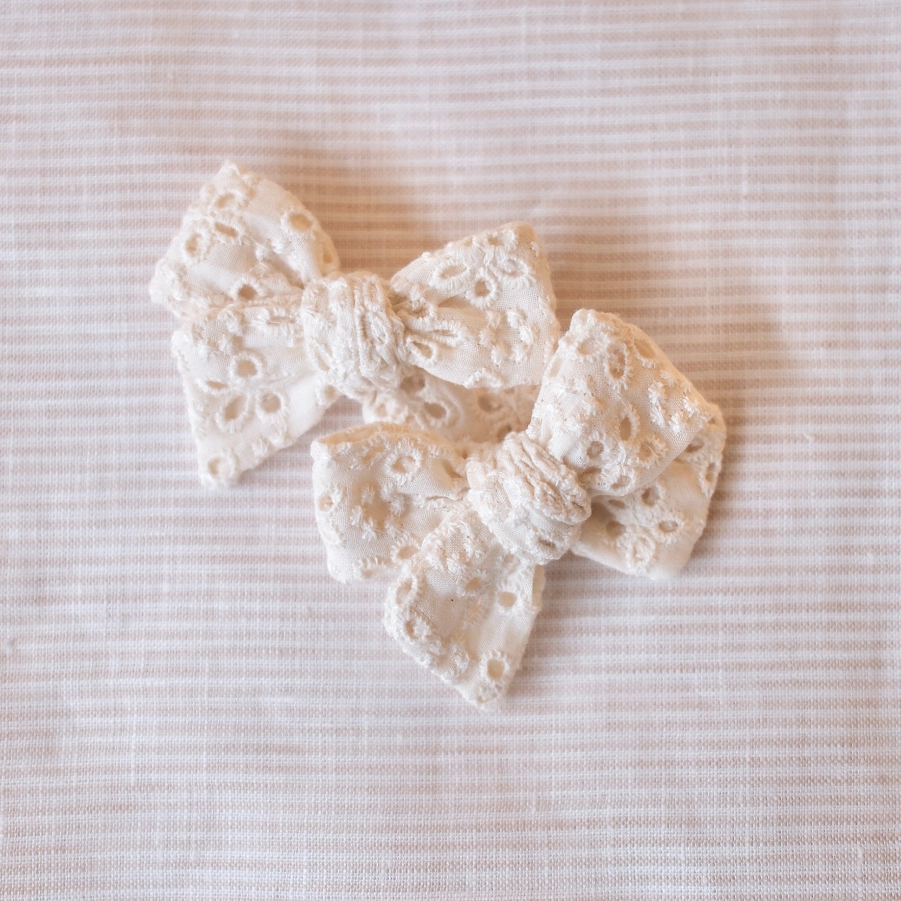 Pinwheel Pigtail Set | Cream Eyelet