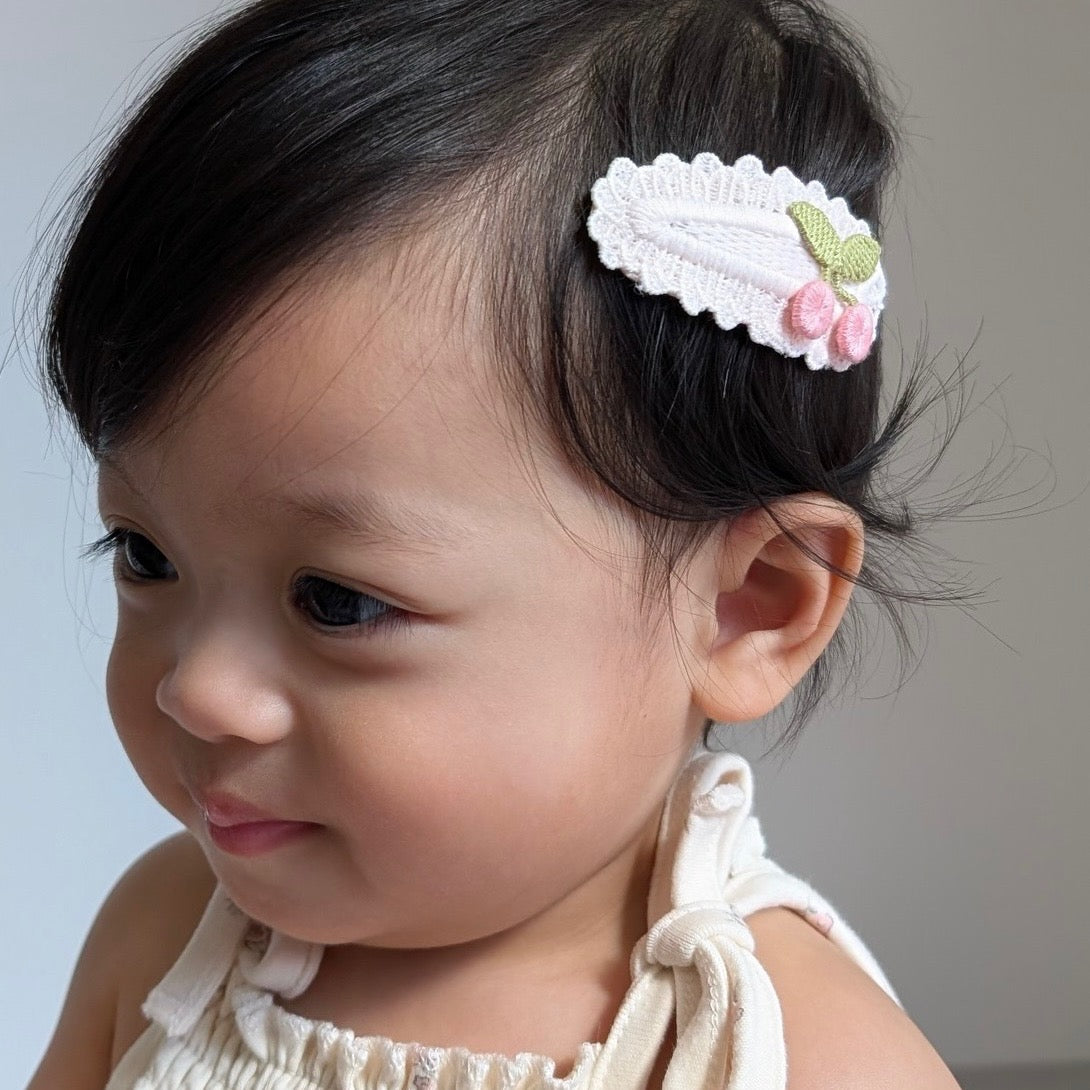 Scallop Snap Clip | Cherry