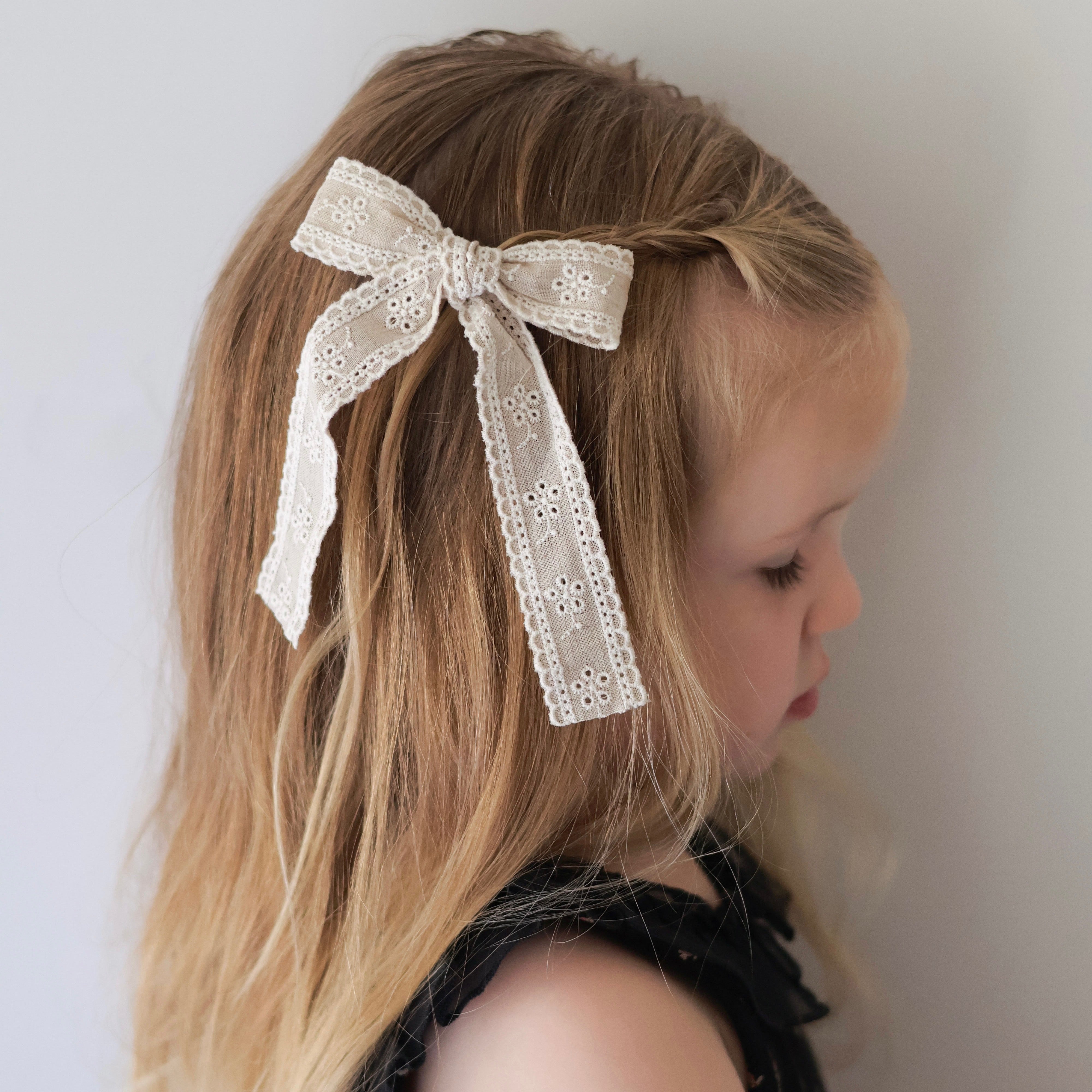 Longtail Bow | Linen Lace